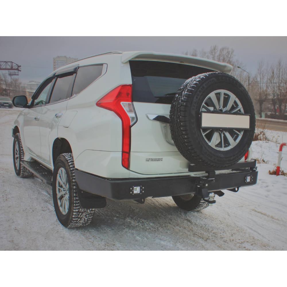 Бампер силовой задний Mitsubishi Pajero Sport 2016+ c квадрат под фаркоп, калитка и и противотуманными фарами