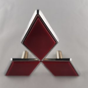 Mitsubishi красный логитип с клипсами