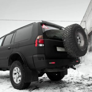 БАМПЕР СИЛОВОЙ ЗАДНИЙ MITSUBISHI PAJERO SPORT 1996-2008 КВАДРАТ, КАЛИТКА ЦЕНТР, ФОНАРИ